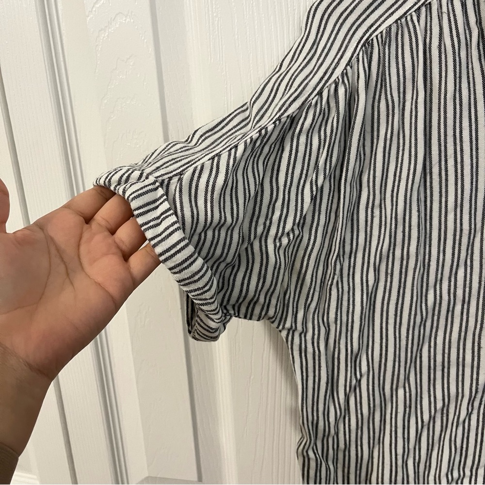 Button Up Top | Universal Thread (Target) - image 2